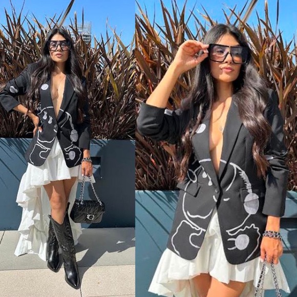 ShopEvelynne Black and White Abstract Blazer - Picture 1 of 2